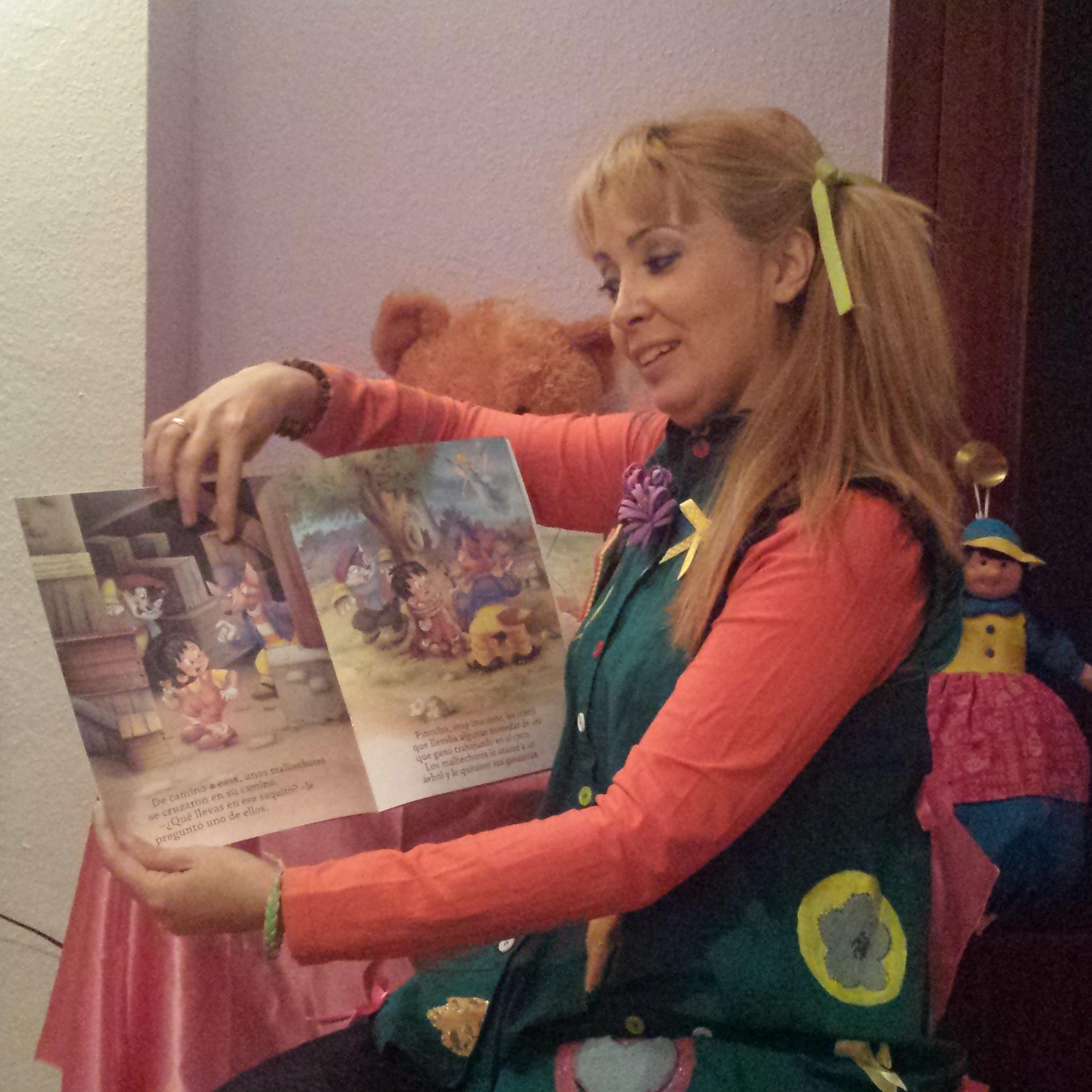 MandarinaMerche's profile picture. Artista, Cuentacuentos, guionista y clown