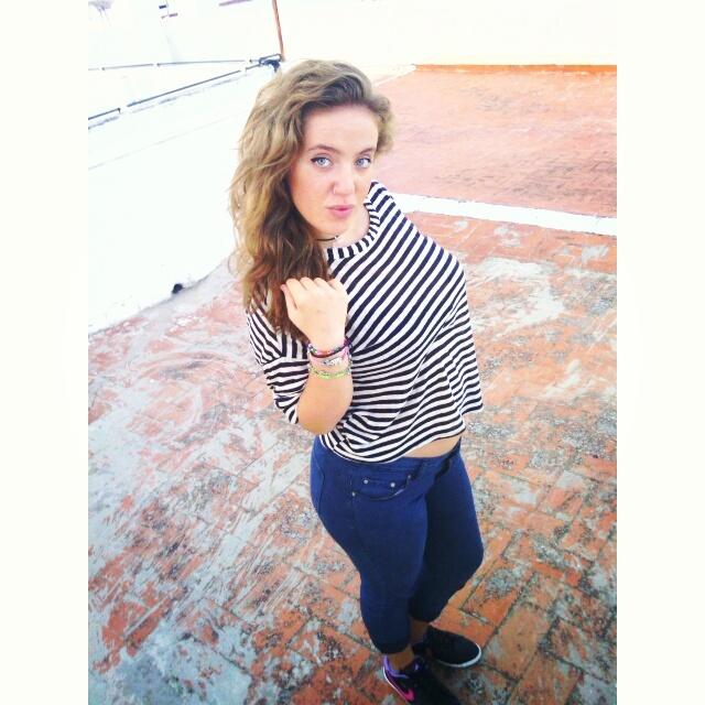 Sonriendo desde el 1/11/1997 ~ Somos un globo lleno de emociones, en un mundo lleno de alfileres.♥
