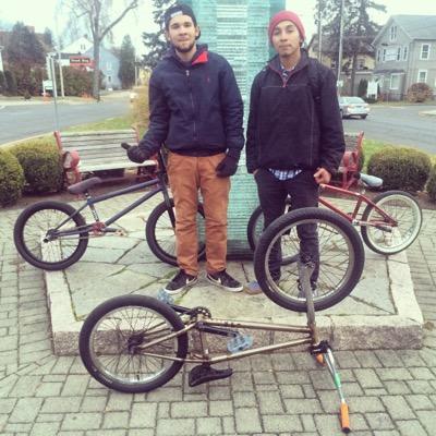 Follow and I'll follow back. I ride #bmx | Perfectionist | Dj | Electrician | Taken by a queen | Dominican to the bone