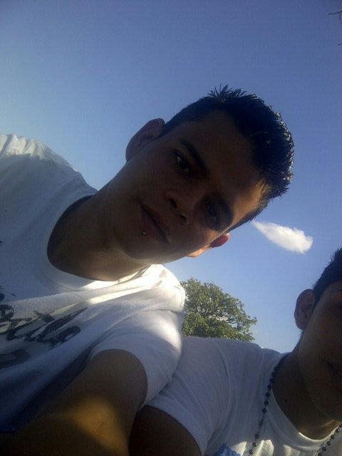 Sigueme y Te sigo!!!! Enamorado de mi princesita y de mi Reina      pin 28B5D4E4