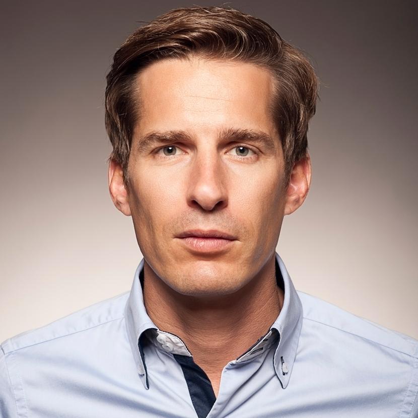 #Globetrotter (travelled 100 countries)/ ex Head of E-Commerce@blacksocks.com / ex @mobilezone / ex CMO @ https://t.co/rpDpcNvxCn & https://t.co/qv5QSRDbO1 / #Innovation /