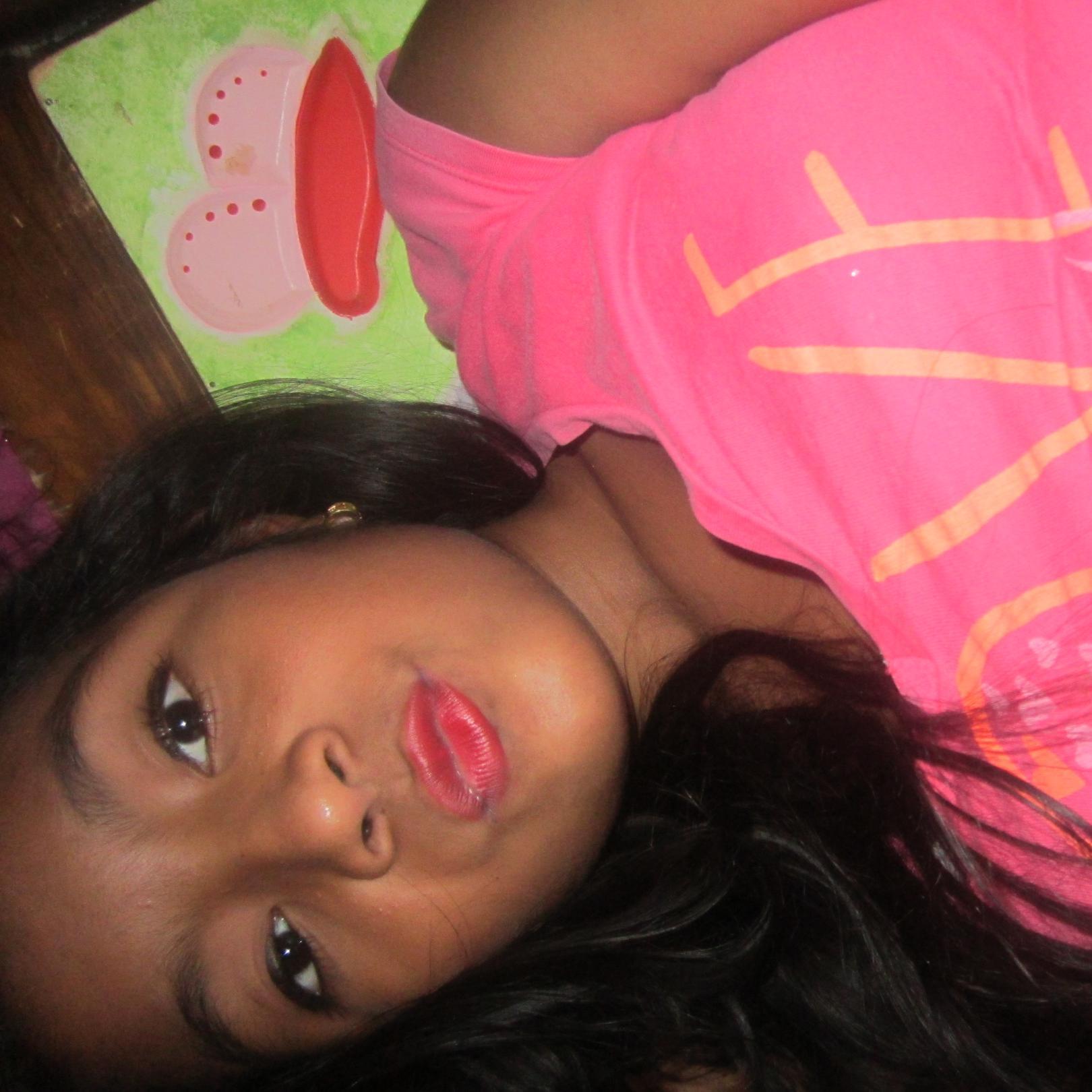 -el sueño de toda mujer O.o es comer sin ENGONDAR y unos tacones que no molesten awws *-*