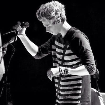 bitemeclIford's profile picture. running from the daylight ☀️