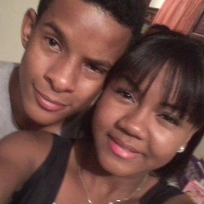 Holaa !! God es mi todoo !! Amigo only one Jesús en El confio Soy medio loco no me culpen !! =P