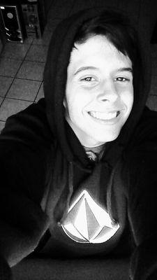 Oliiev_'s profile picture. i dont believe