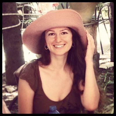 YevgeniaKirnos's profile picture. Psychotherapist in private practice & explorer of life. #Mindfulness #Science #Loving presence #Hakomi