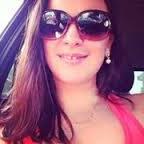 Mãe, mulher, esposa, publicitária, doida, neurótica, feliz.
Mas não nesta ordem. Ou sim. Quem sabe?