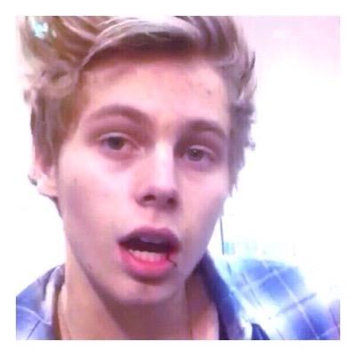free follow from @drvnknialll ask for a followback !