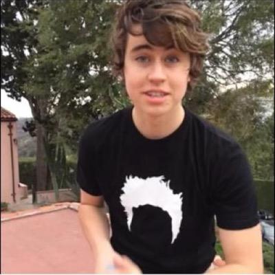 pls follow @directgrier bc this is a free follow and follow my instagram muminah.arshad ill return thanks