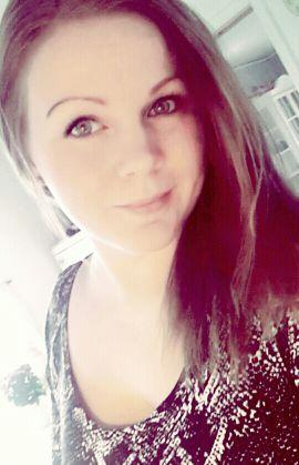 Mamma til to nydelige datterskatter, dyrevenn, elsker hverdagsmirakler, på søken etter enda mer utfordringer og spenning i livet☆