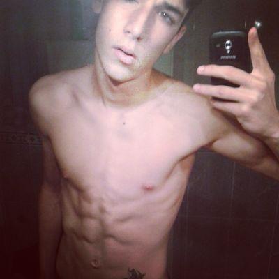 No desde siempre pero si para siempre...TE AMO 29.
hay que luchar por tu presente y tu futuro y mi presente y mi futuro es ella ♡29♥