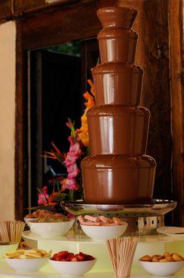 Chocolate Fountains, Sweet carts, Pick n mix stands, Ferrero Rocher stands, Candy Floss/Popcorn carts,  Beverage fountains.