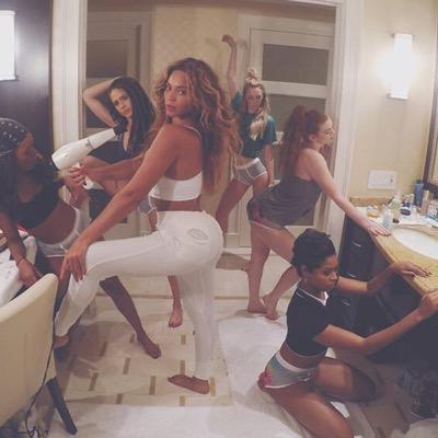 #BeyHive , Ищу людей для общения. Люблю читать афоризмы, обожаю сладкое, ценю порядочность. Взаимный фолловинг. http://t.co/OhFohM0JqG