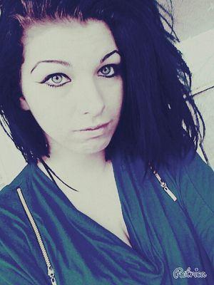 RencsiiVarju's profile picture. 16 éves vagyok, szeretem a heavy metalt, hard rockot, punk rockot, glam metalt... :3 :) hobbim a gitározás :)