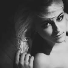 جنوبيهہ وزينهآ بَ آلحلآ جنہ وآخر ضحكتهآ شهقه يَ عآلم جنونيهہ ~♥
