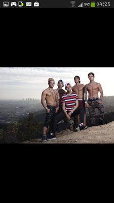I love the janoskians :* follow for follow