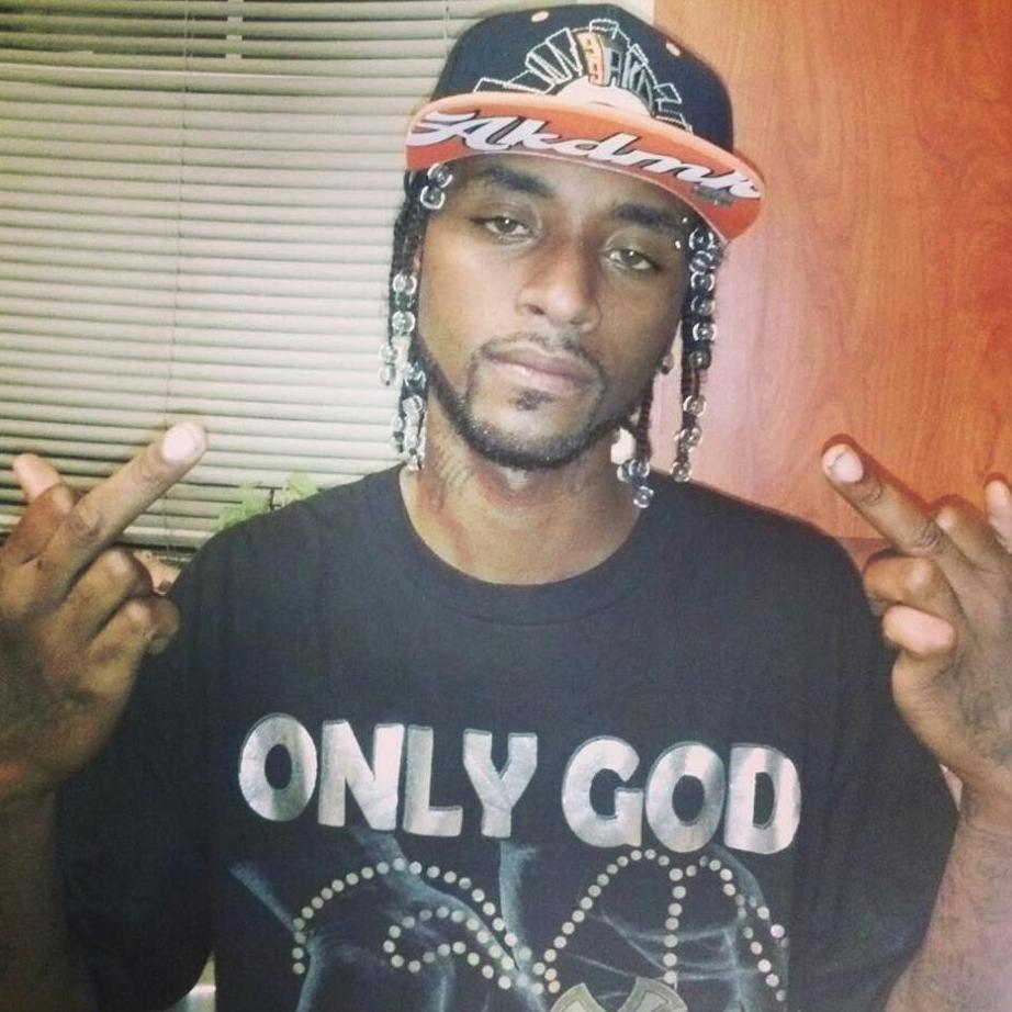 Producer beat maker/rapper from acres home the northwest side of h-town.Grindas only e.n.t/Mo'set Mafia gang M'S UP