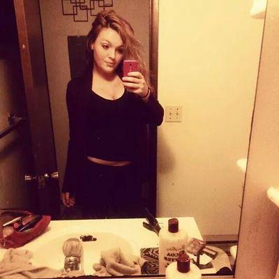 ruiz_alisha's profile picture. Love your shitty life. ✌