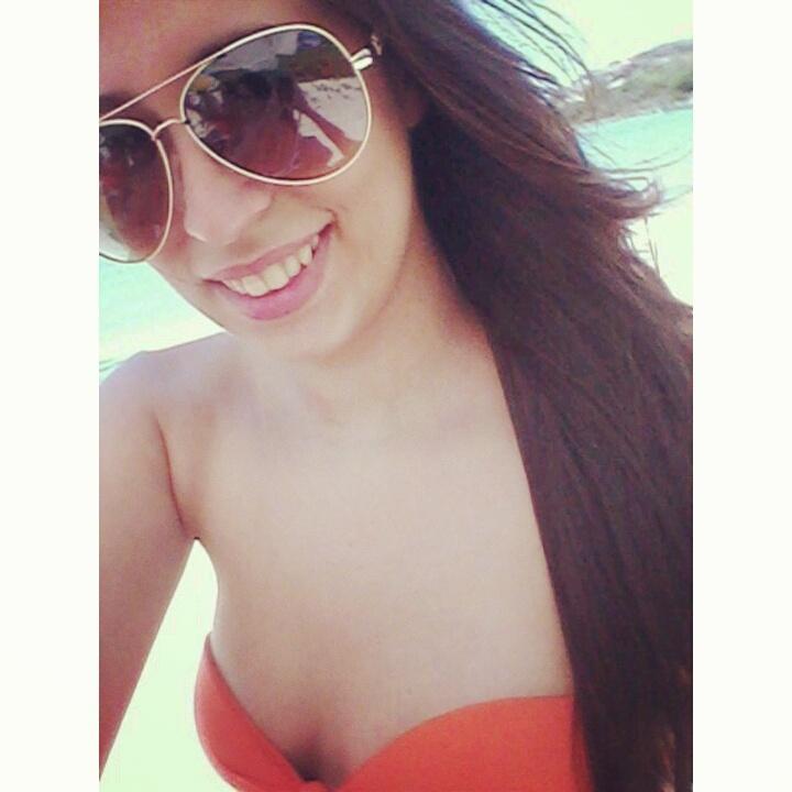 feliz *--*