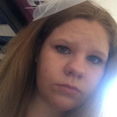 15 years old loves 1D WAT and the Janoskians and i absolutel love 5sos i am proud to call myself a Directioner a Tonighter and to be apart of the 5sos family :)