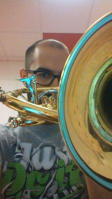 Estudiante de trompeta en el Conservatorio Superior de Música ''Eduardo Martínez Torner'' de Oviedo (CONSMUPA).