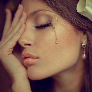 becuzmybffs's profile picture. •friends hurt, boys hurt, family hurts•