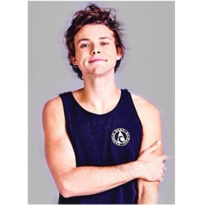 If your not ashton irwin then bye