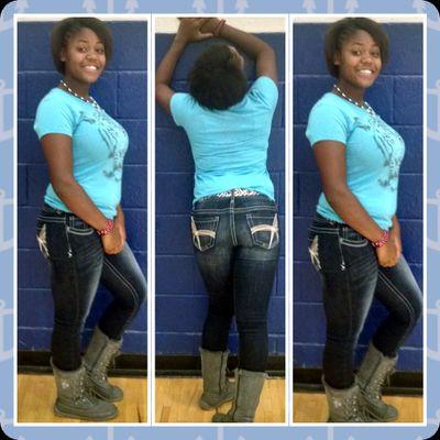 Work hard play hard ☺
Live Love Laugh 
09*15 boy bestfriend