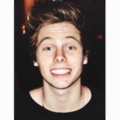 luke please follow me @luke5sos 5sos is life ❤️ luke ashton michael calum ily 5sos @5sos