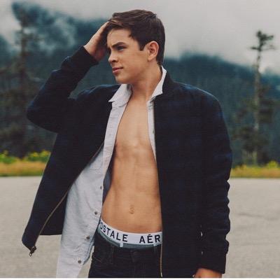 Hayes Grier is lyfe