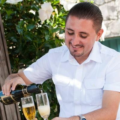 Hondureño, Abogado, Maestro de Educacion Primaria