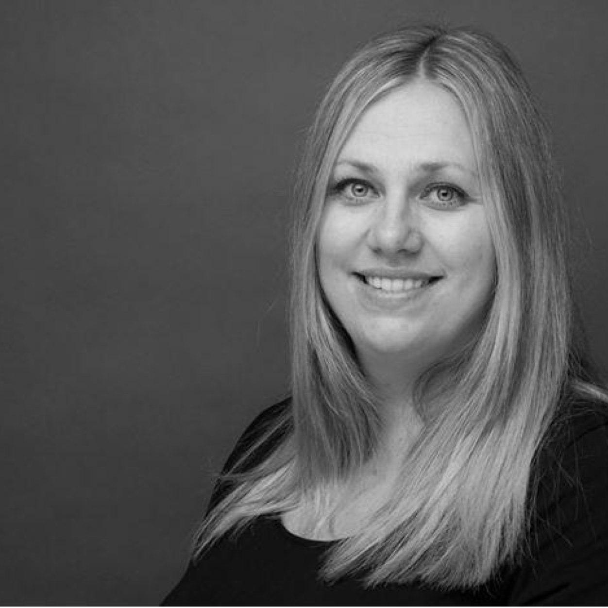 Mom | Wife | Sister | French Teacher | Nerd | Traveller | tweeting more often from @MrsGeekChic educator account.