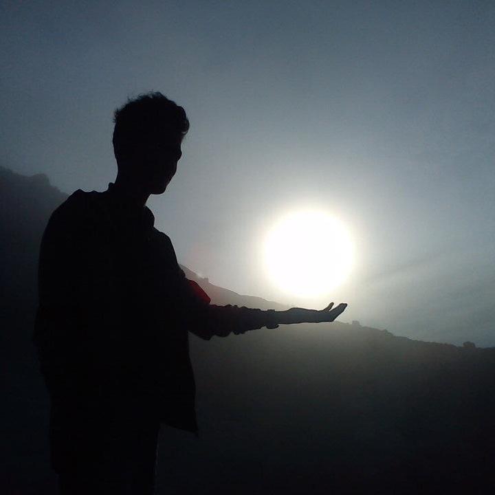 U21 Footballer • Gamer • Programmer • Design • Am:Pm Owner • Wirausaha