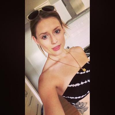 nat589's profile picture. 