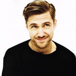 Hidden Winkie Prince. A quiet and mysterious man. Member of the Gale Force. Finding my way with my princess and wife @lotusflowers26