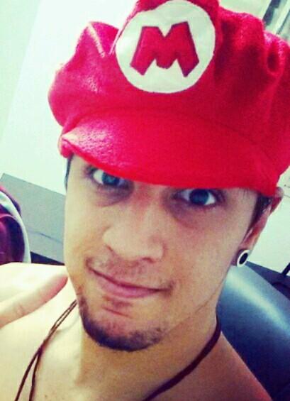 Pra muitos um moço comum,pra mim um anjo sem asas! @Lucas_Lira