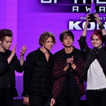 really freakin proud of these four aussies

~ @5secs_of_smash ~ @angeImikey ~