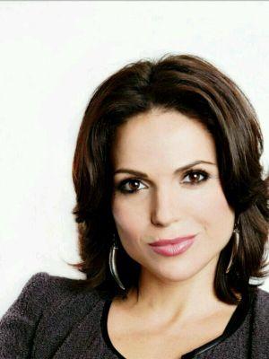 is it hot in here or is it just @LanaParrilla