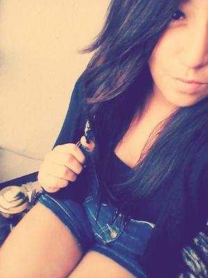 -¿que? -¿de qué? -nada ... Besame ♡  Snapchat: nao_tw  Instagram: naoyanett