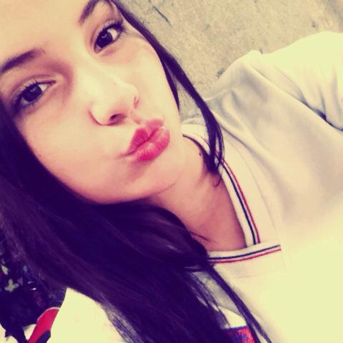 me encanta vivir en grande me encanta big time rush es mi viida es mi todo  el pop y la electro ,salsa .merengue me completa de pies a cabeza :D oh sii jhonny d
