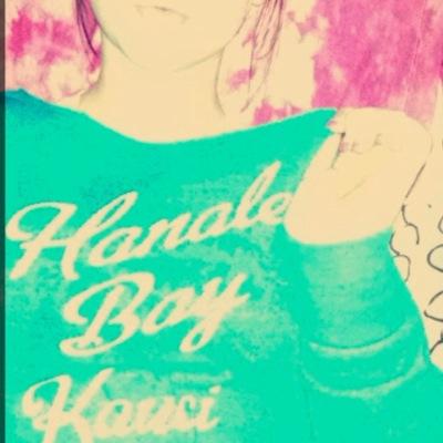Short brunette that likes pizza Dont judge! Avi is me :P | i am DIVERGENT |