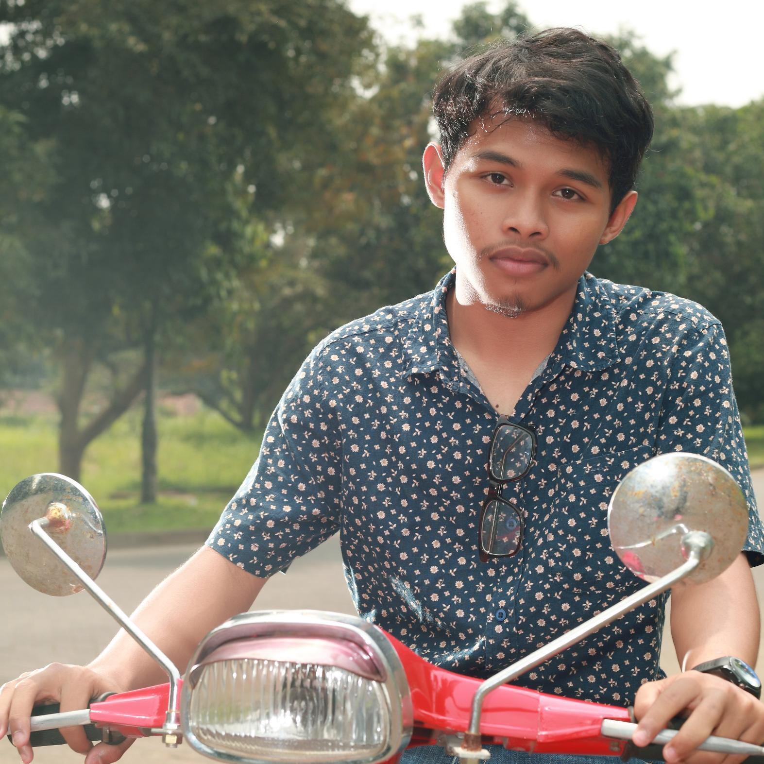 Ebol48's profile picture. members of @POCEMBROTHERS|