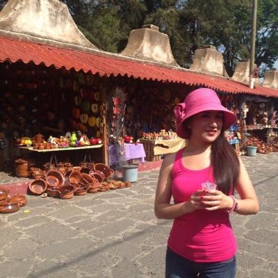 seguidora de Cristo, administradora, deportista, amante de la buena mesa y de la musica clasica, asidua lectora y viajera