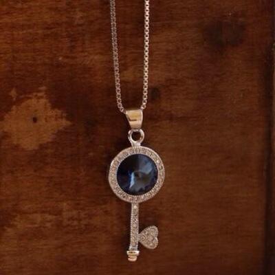 W111B's profile picture. غايتي في الحيااه هي رضاا الله ثم رضاا الوالدين