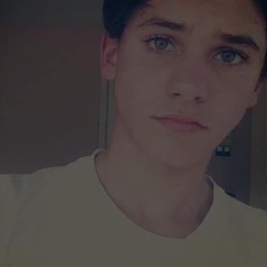 andrewqulove's profile picture. 