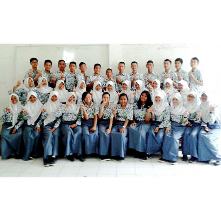 WASPADA (WArga kelaS miPA DuA). 38 murid berbeda karakter yang tak bisa bersatu namun selalu bersama
