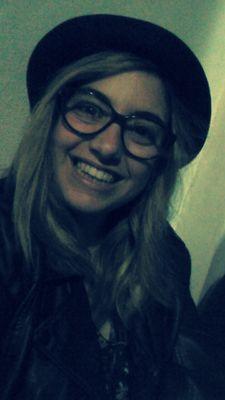 Marulinina's profile picture. Una mujer sin un hombre es como un pez sin una bicicleta.