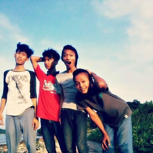 PUNK FUN PUNK RAWK WE ARE SKZ SKATEPUNK Official Fanspage twitter @standupkidz_POPPUNK, Band from Bandar Lampung, contact person +628976524177 (baduy)