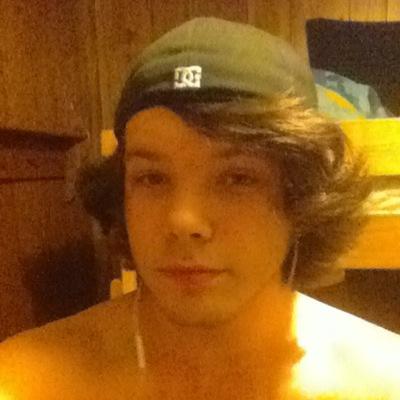 im an 21 year old guy that works for Red Lobster and is married to my best friend in the whole world 😍😍