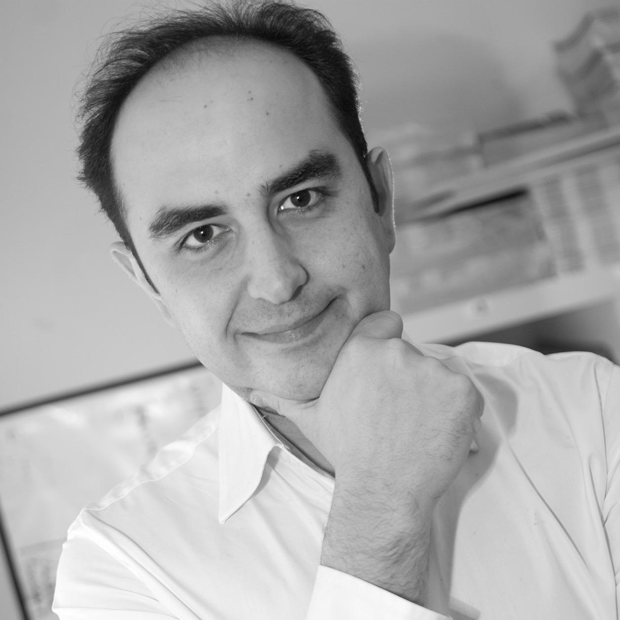 Journaliste scientifique-Auteur de la Petite Histoire des Grandes Impostures Scientifiques (parution avril 2016). Fondateur du Monde des Sciences / Newscientist